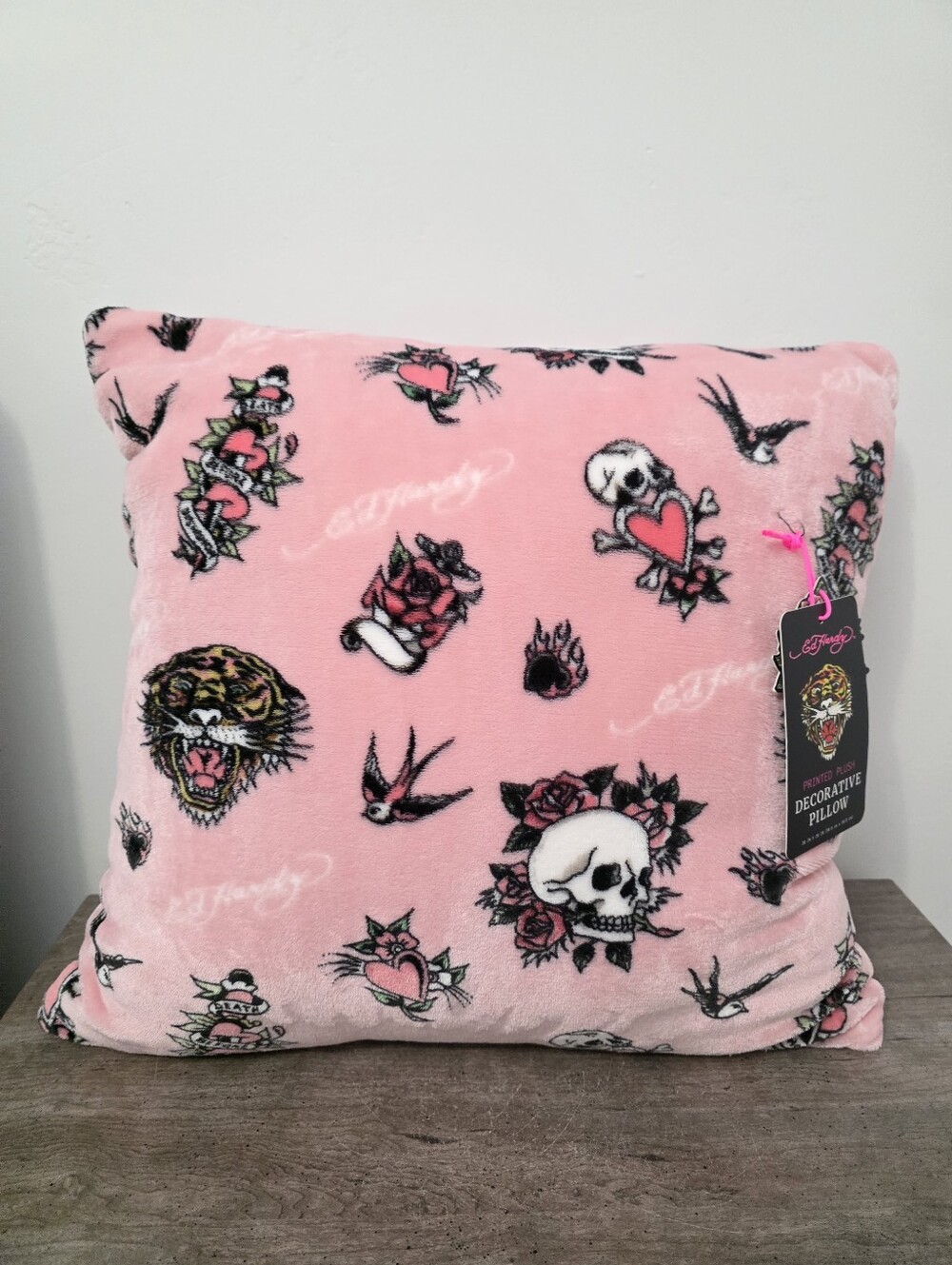Ed Hardy Tatoo Skulls Birds Roses & Tiger Pink Pillow New Viral